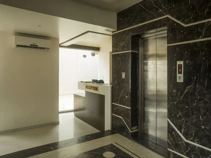 Пимпри-Чинчвад: Super Townhouse OAK Regal Inn Near Sant Tukaram Nagar Metro Station