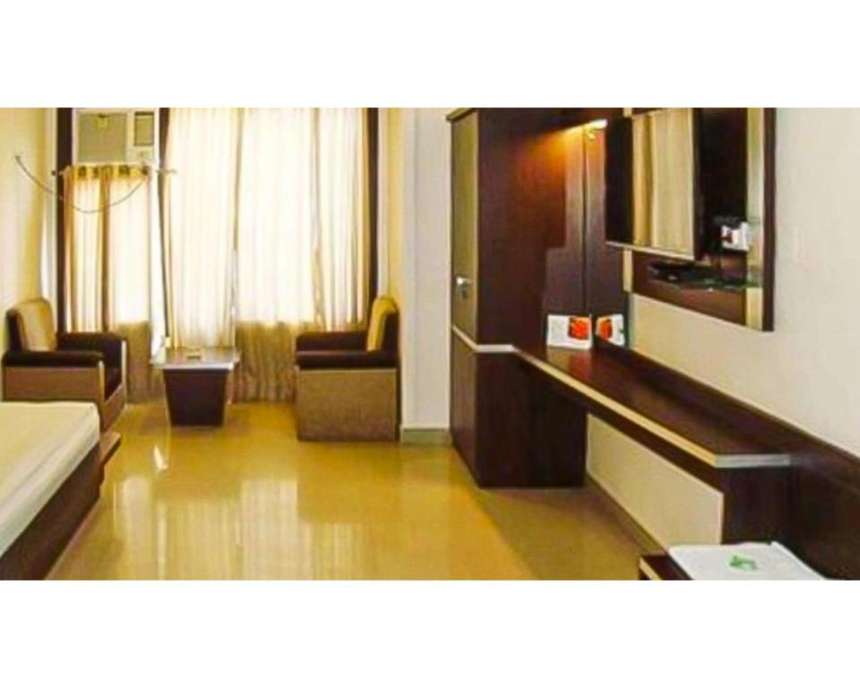 Катра: Hotel Natraj