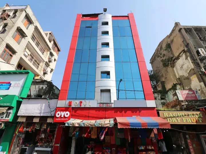 Катра: Hotel Novelty