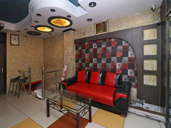 Катра: Hotel Novelty