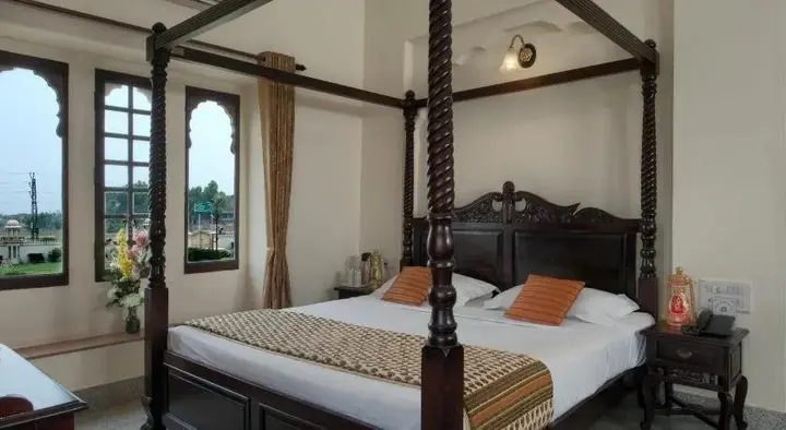 Узел Хануманангарх: Rajvi Palace Hotel