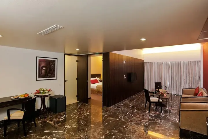 Ахмеднагар: Iris Premiere Bed and Breakfast