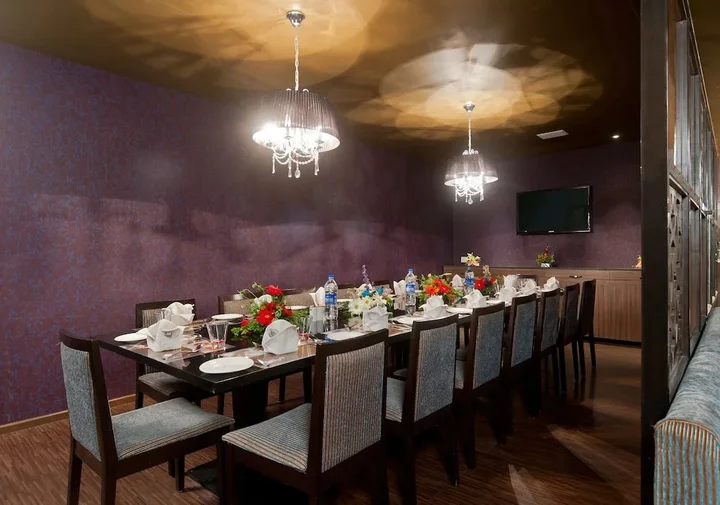 Ахмеднагар: Iris Premiere Bed and Breakfast