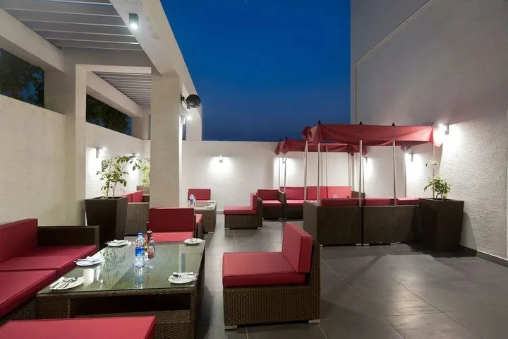 Ахмеднагар: Iris Premiere Bed and Breakfast