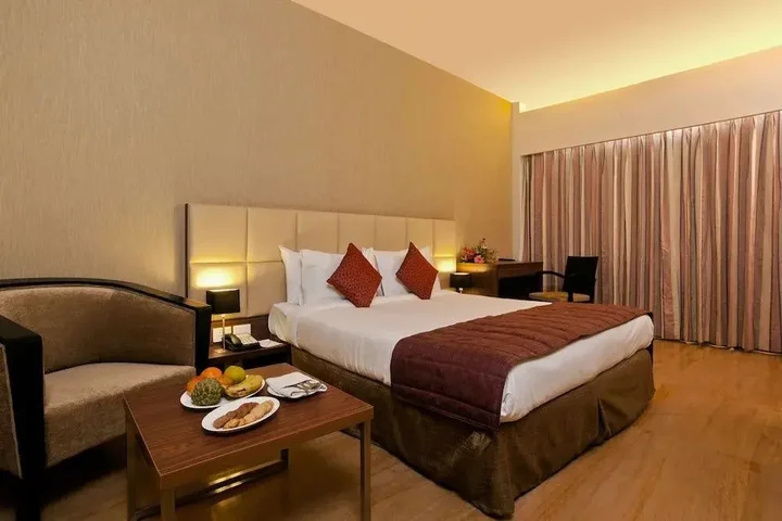 Ахмеднагар: Iris Premiere Bed and Breakfast