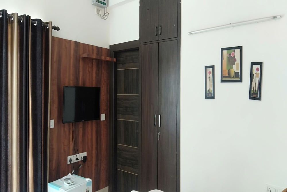 Гуруграм: OYO 酒店玫丹塔 III 馆套房(OYO Rooms Medanta III)