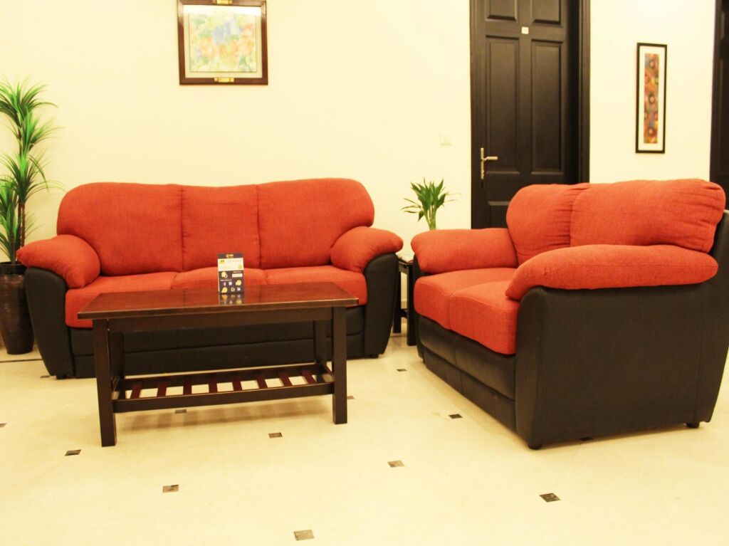 Гуруграм: OYO Premium DLF City Club