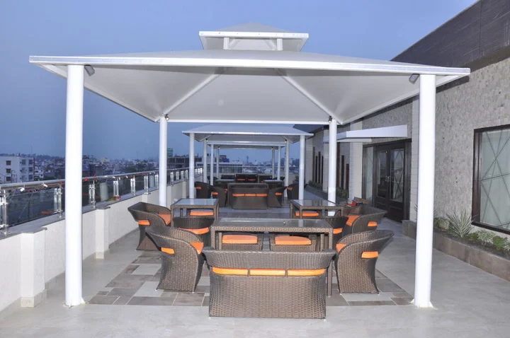 Лакхнау: Sapna Clarks Inn