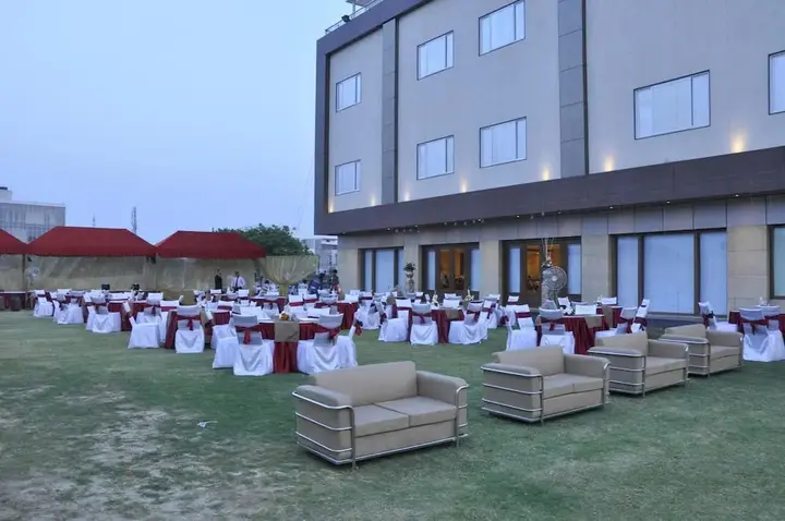 Лакхнау: Sapna Clarks Inn