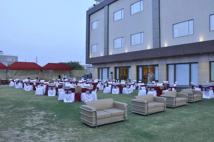 Лакхнау: Sapna Clarks Inn