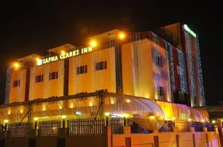 Лакхнау: Sapna Clarks Inn