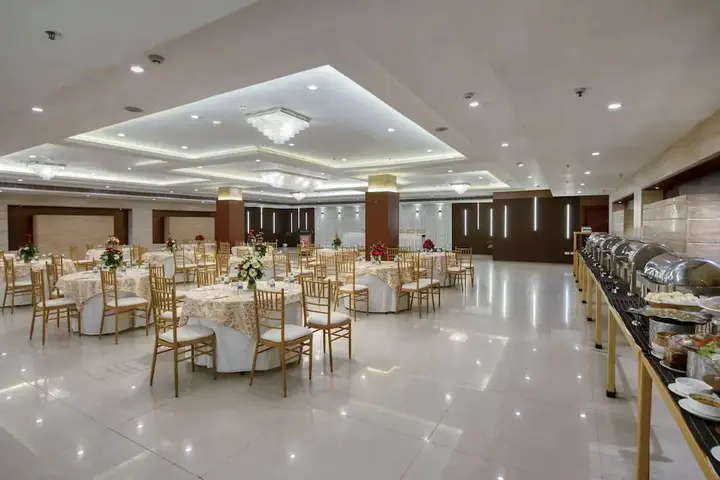 Лакхнау: Sapna Clarks Inn
