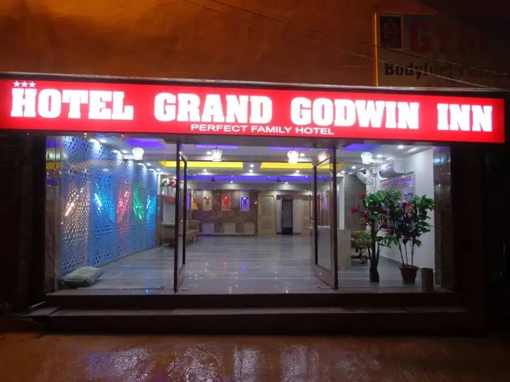 Нью-Дели: Airport Hotel The Paramont