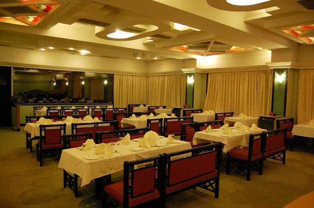 Солапур: Hotel Tripursundari