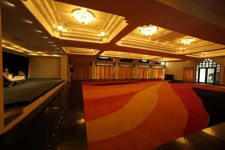 Солапур: Hotel Tripursundari
