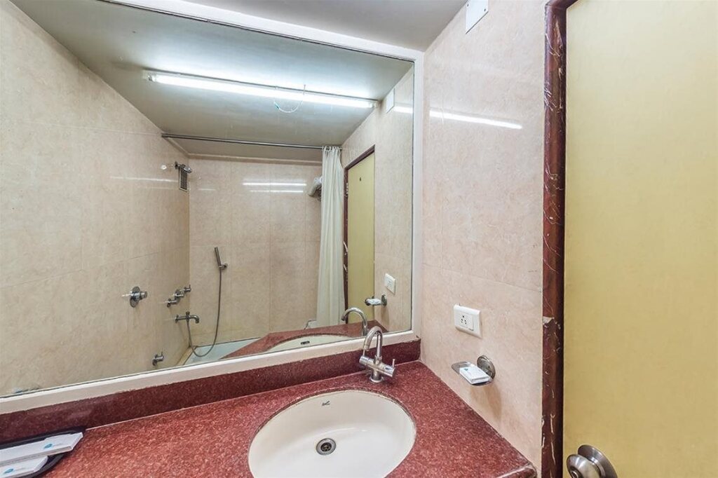 Солапур: Hotel Tripursundari