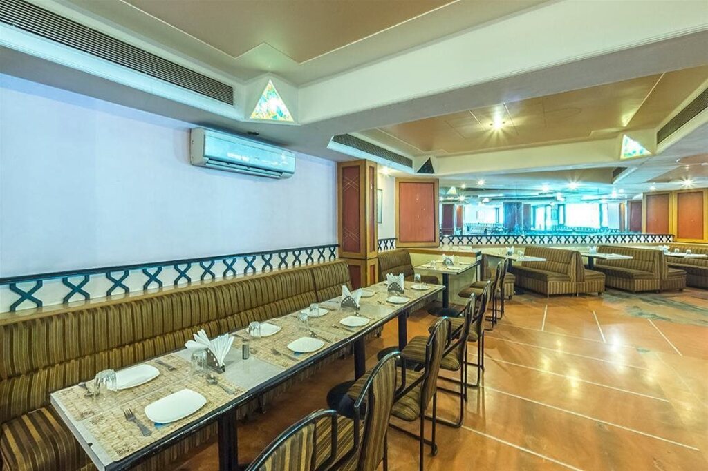 Солапур: Hotel Tripursundari