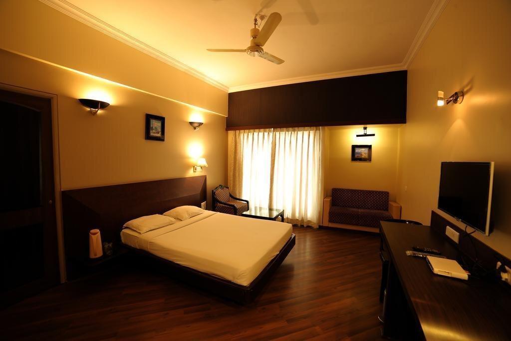 Солапур: Hotel Tripursundari