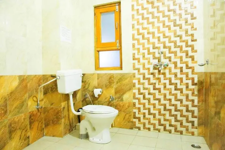 Наинитал: Hotel Avlokan - Near Kainchi Dham Mandir