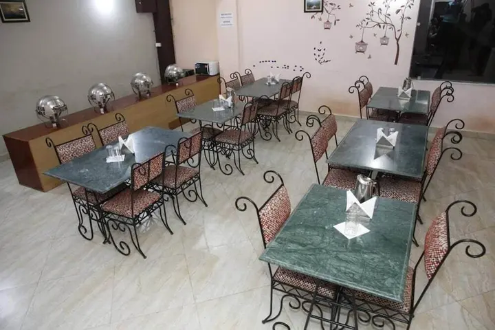 Наинитал: Hotel Avlokan - Near Kainchi Dham Mandir