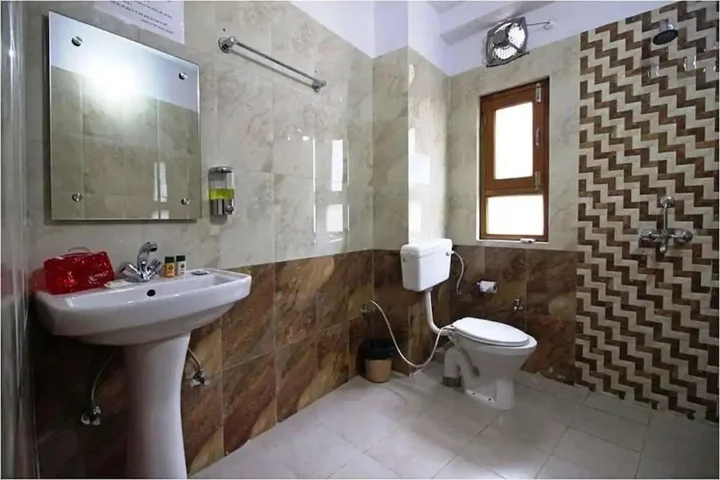 Наинитал: Hotel Avlokan - Near Kainchi Dham Mandir