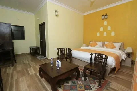 Khiyansaria: Hariyali Dhani Camps and Resorts