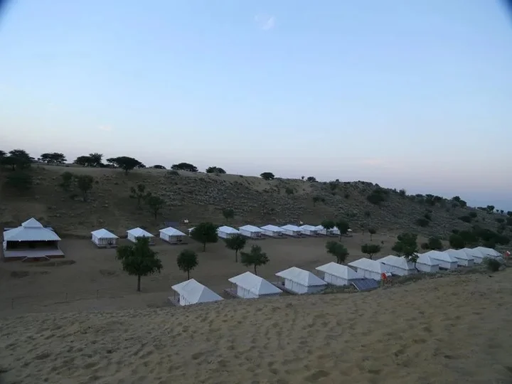 Khiyansaria: Hariyali Dhani Camps and Resorts