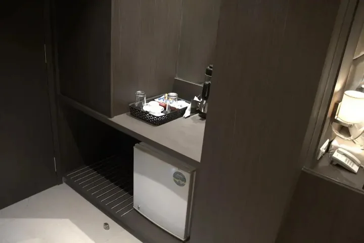 Тхане: Hotel Sai Sanidhya