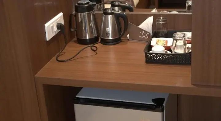 Тхане: Hotel Sai Sanidhya