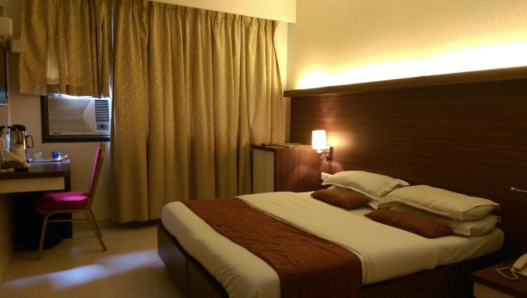 Тхане: Hotel Sai Sanidhya