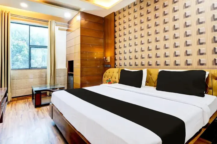 Rohtak: Hotel Saffron