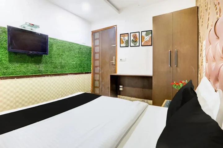 Rohtak: Hotel Saffron