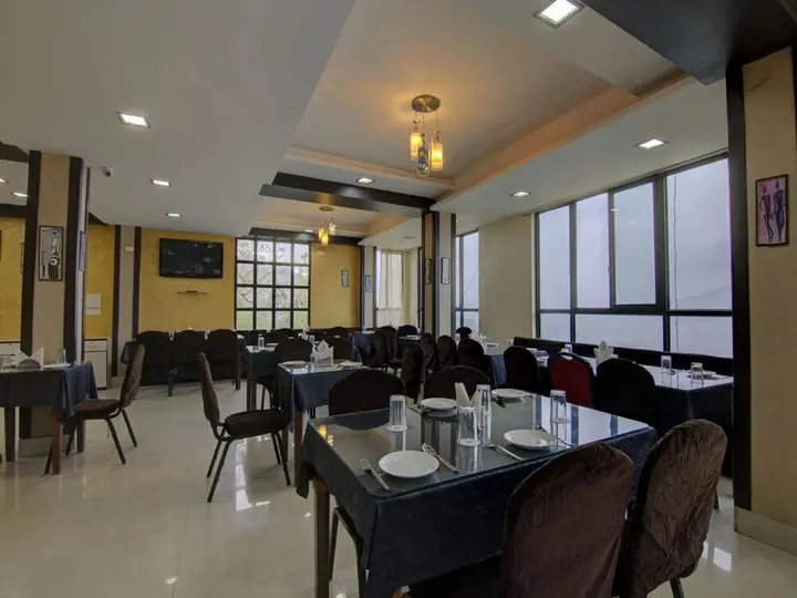 Гангток: Crown De La Cruz Residency