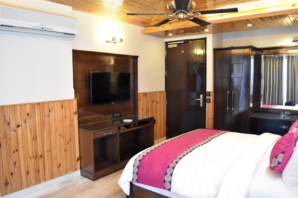 Нью-Дели: Hotel Wood Castle Grand