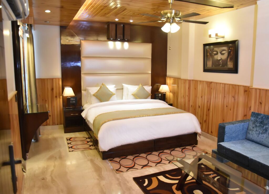 Нью-Дели: Hotel Wood Castle Grand