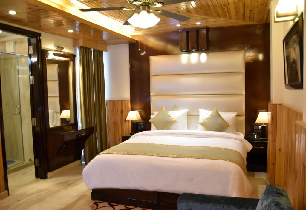 Нью-Дели: Hotel Wood Castle Grand