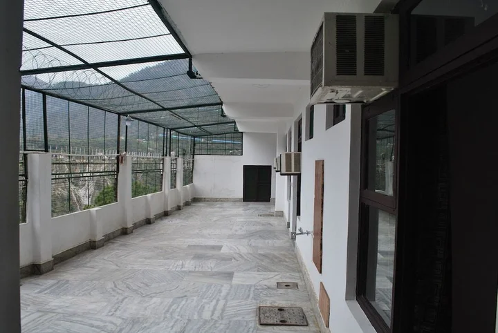 Катра: Hotel Maha Luxmi Palace