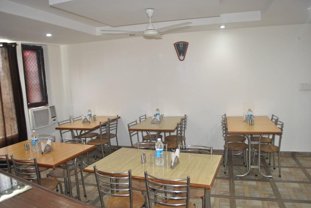 Катра: Hotel Maha Luxmi Palace
