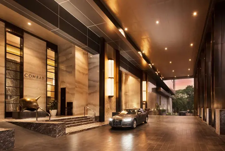 Пуна: Conrad Pune by Hilton
