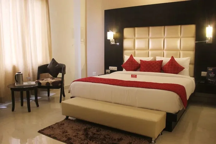 Дехрадун: Hotel Sandstone