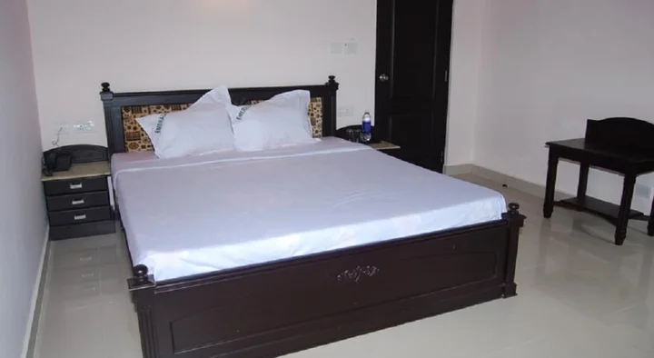 Муннар: OYO 2817 Hotel Emerald Inn