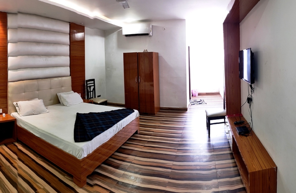 Канпур: Hotel Mandakini Royal