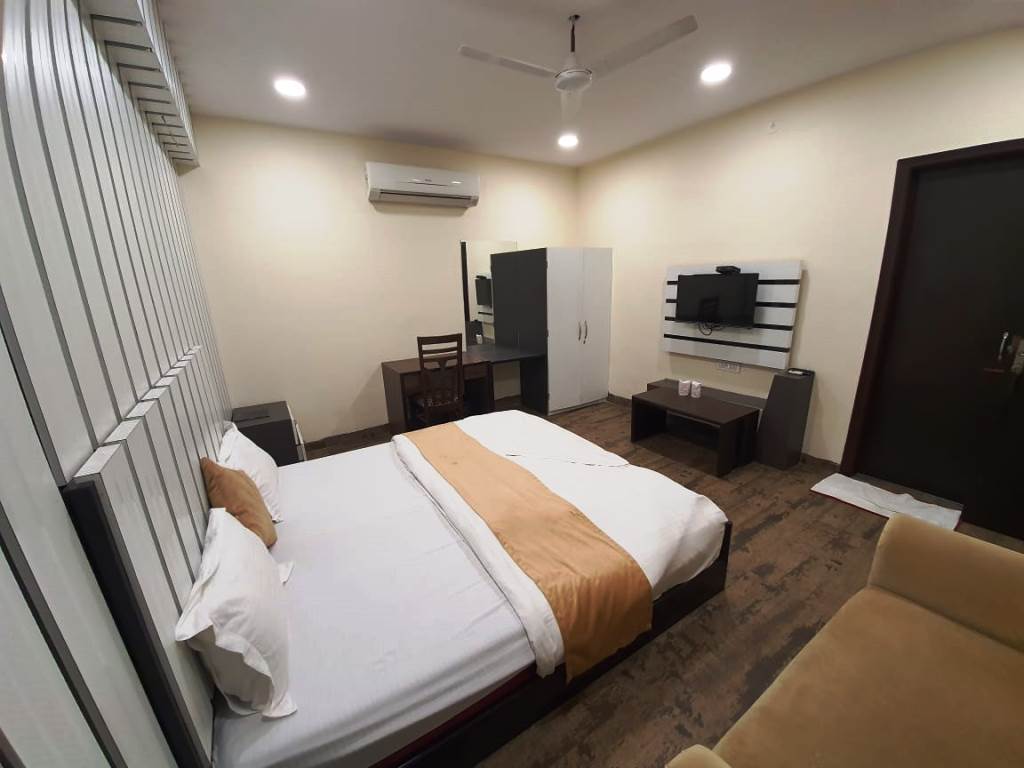 Канпур: Hotel Mandakini Royal