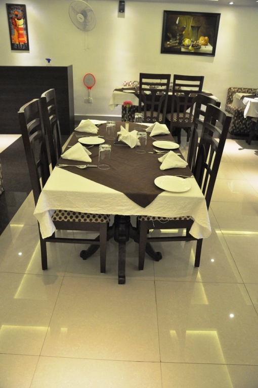 Канпур: Hotel Mandakini Royal