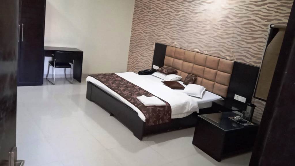 Канпур: Hotel Mandakini Royal