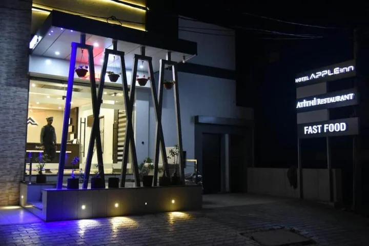 Бхаруч: Hotel apple Inn Bharuch