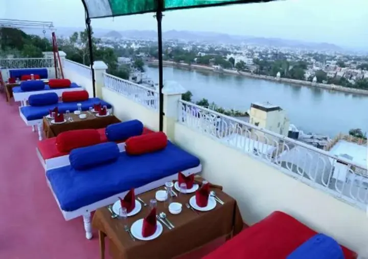 Удаипур: Ambavgarh Palace