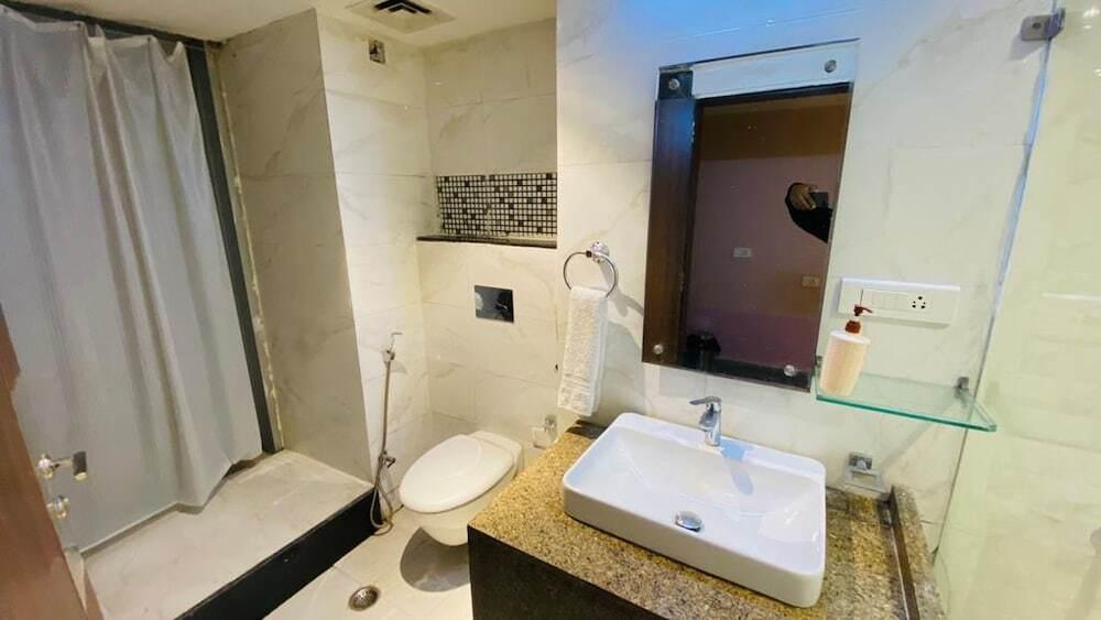 Ганганагар: Black Panther Hotel