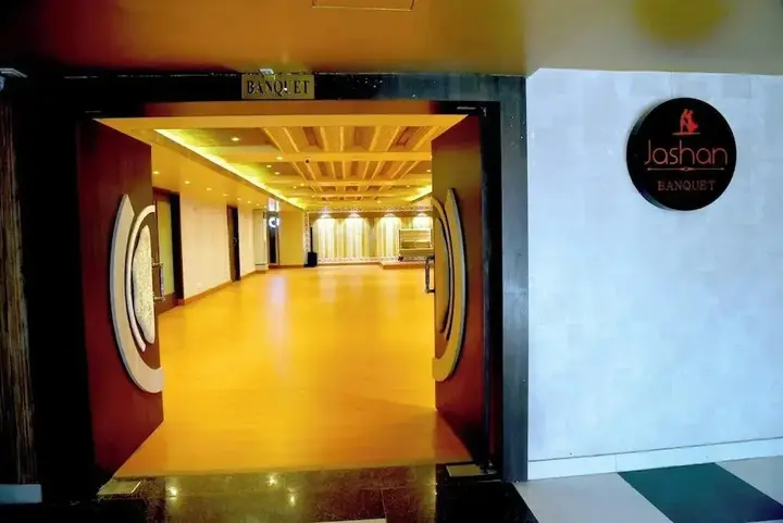 Ганганагар: Black Panther Hotel