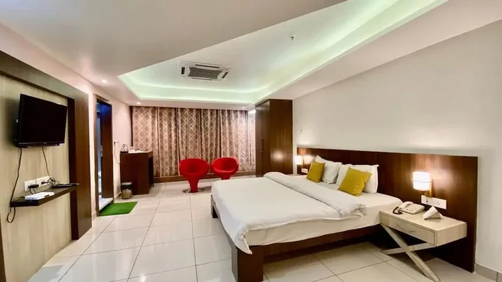 Ганганагар: Black Panther Hotel